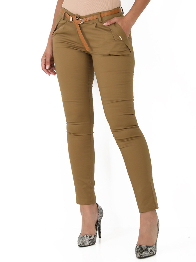Pantalon à pinces camel avec ceinture
