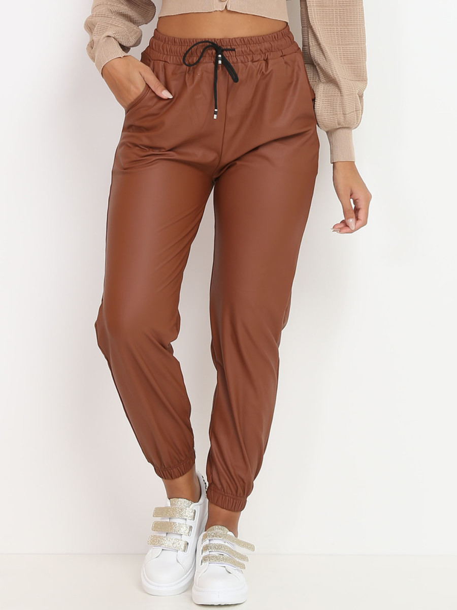 Pantalon style jogger en simili mat