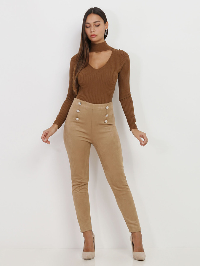 Pantalon taille haute camel en suédine à boutons