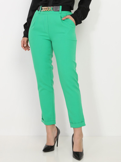 Pantalon droit vert avec ceinture à maillons dorés