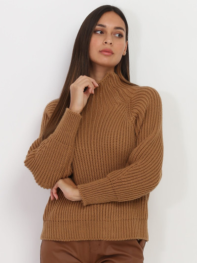 Pull en grosse maille camel à col montant