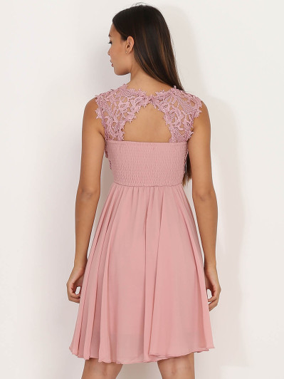 Robe vieux rose avec dentelle