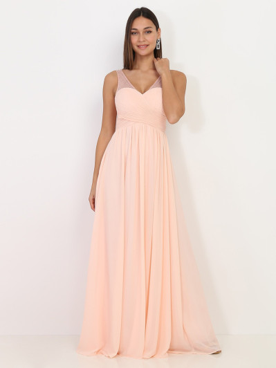 Robe longue à bretelles en tulle orné de strass.