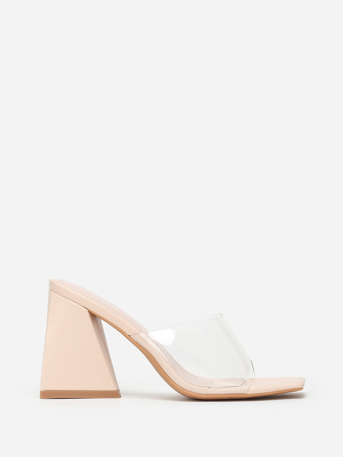 Mules beiges à talon en triangle et bout carré