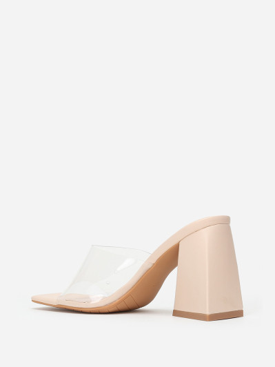 Mules beiges à talon en triangle et bout carré