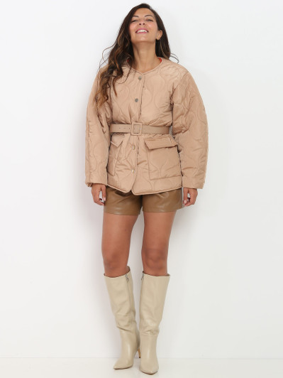 Veste matelassée camel ceinturée