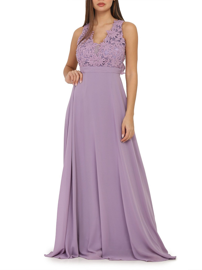 Robe longue parme à broderies fleuries