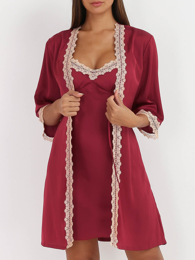 Ensemble nuisette et kimono à dentelle
