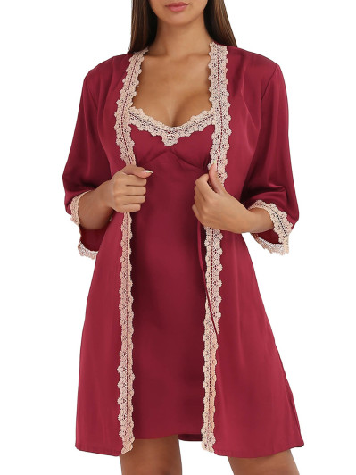 Ensemble nuisette et kimono à dentelle