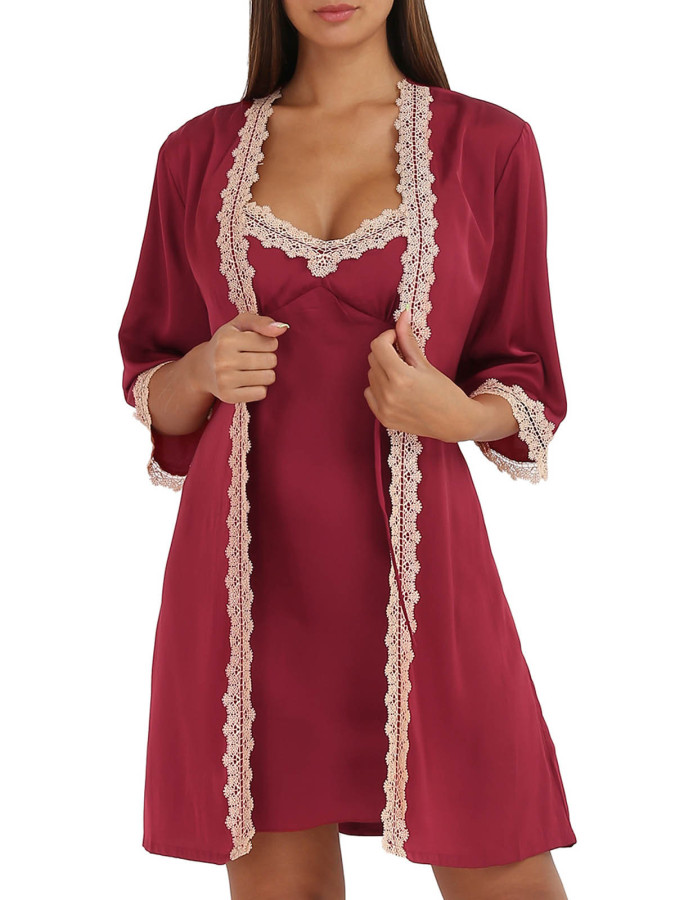 Ensemble nuisette et kimono à dentelle