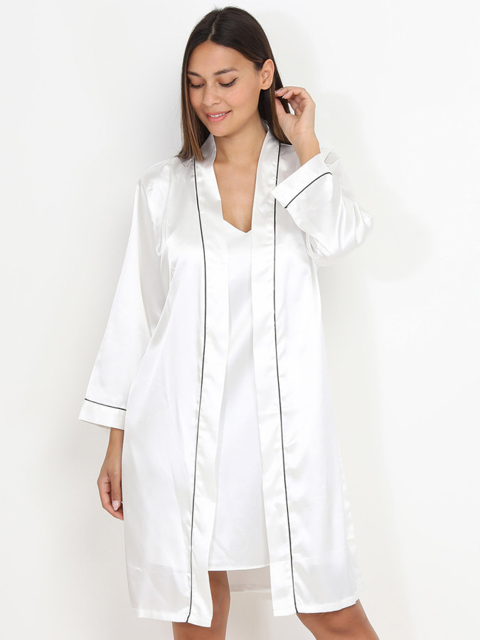 Ensemble kimono et nuisette blancs satinés