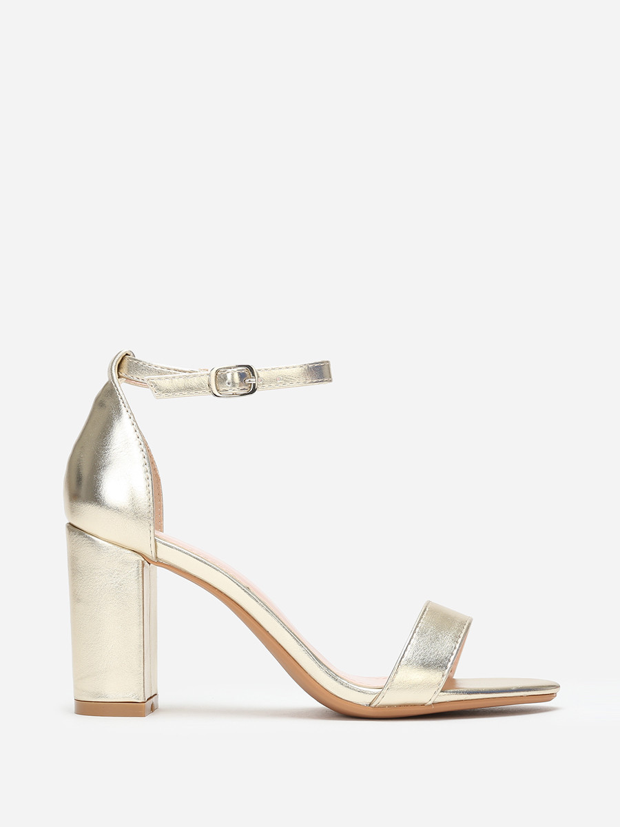Sandales dorées à bride et talon carrés