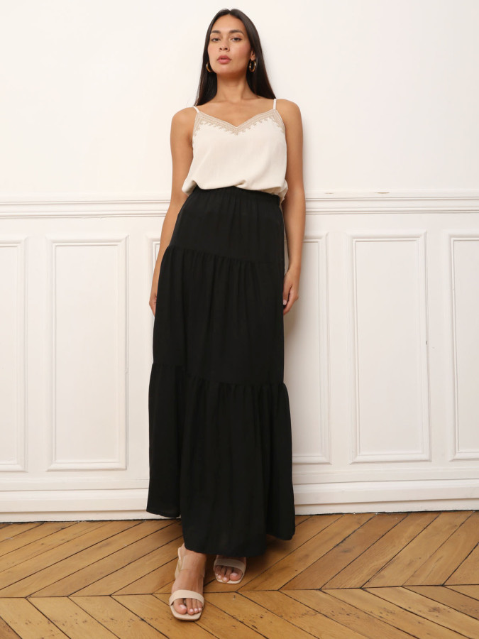 Top à bretelles et motifs brodés