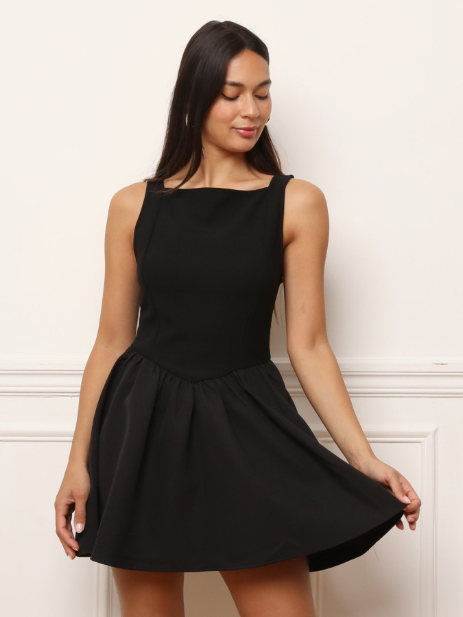 Robe courte et plissée à bretelles