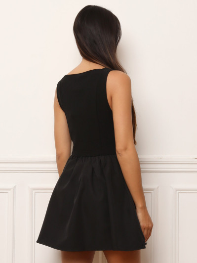 Robe courte et plissée à bretelles