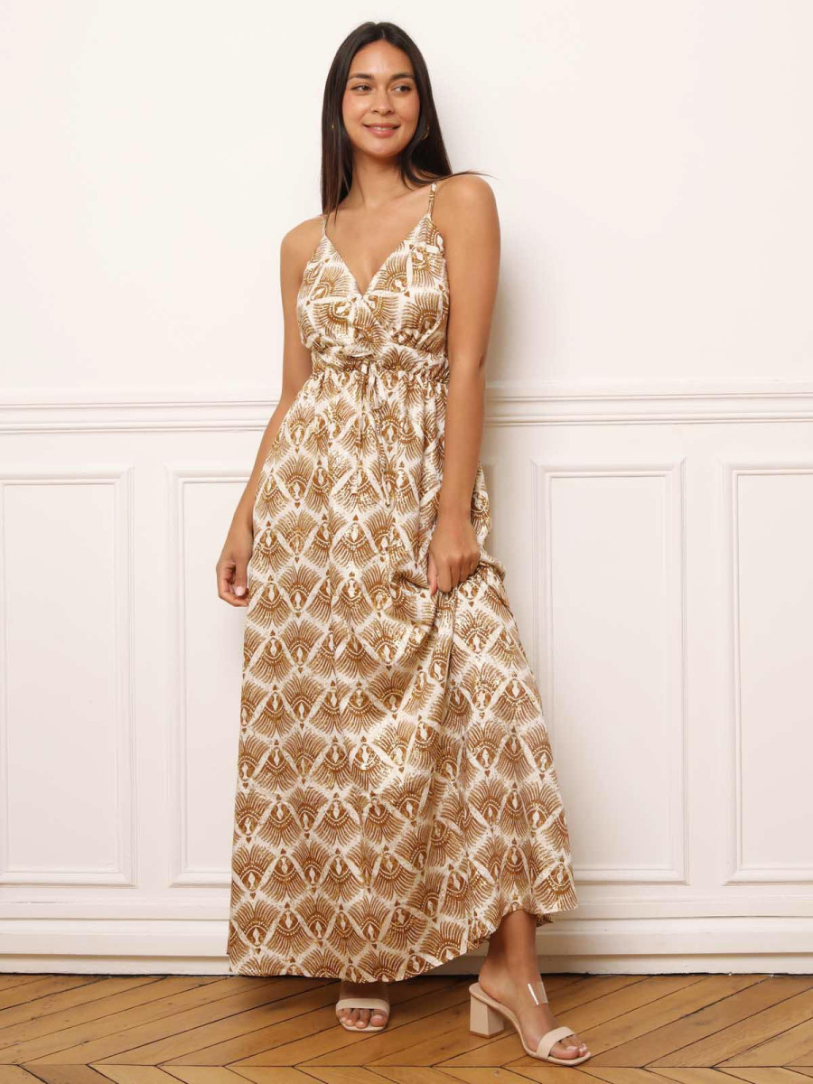 Robe fluide à ceinture et motifs