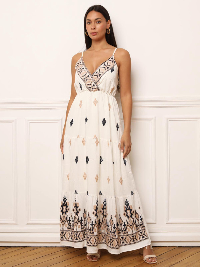 Robe longue à bretelles et motifs brodés