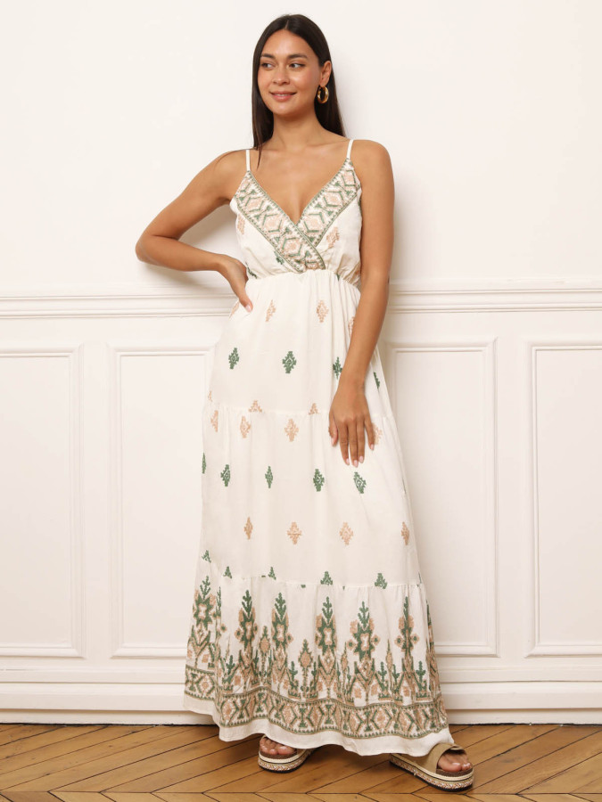 Robe longue à bretelles et motifs brodés