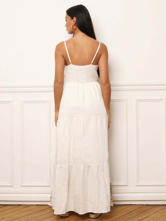 Robe longue à bretelles et motifs brodés