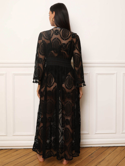 Kimono en dentelle noire avec sequins et pompons