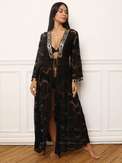 Kimono en dentelle noire avec sequins et pompons