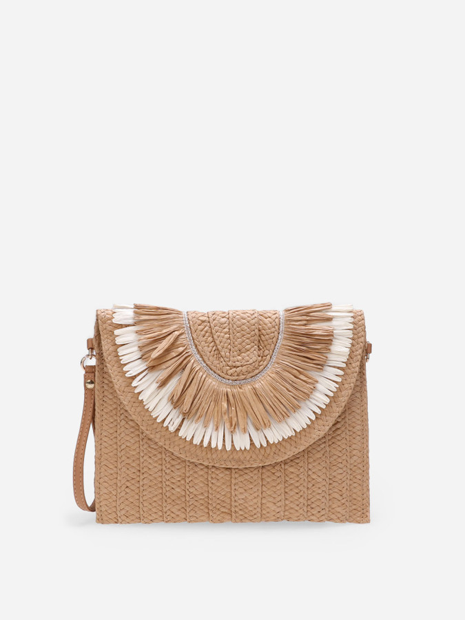 Pochette taupe en raphia tressé et à franges