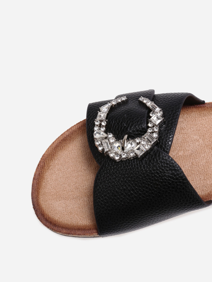 Mules compensées noires avec boucle à strass