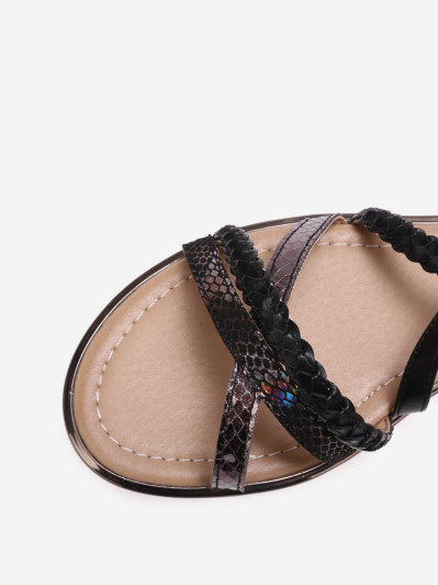 Sandales noires à brides tressées et motif animal