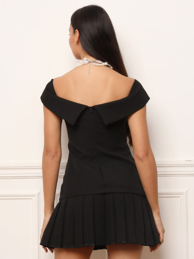 Robe plissée style costume noire