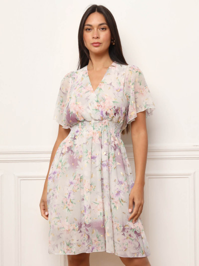 Robe blanche à imprimés fleurs et détails dorés