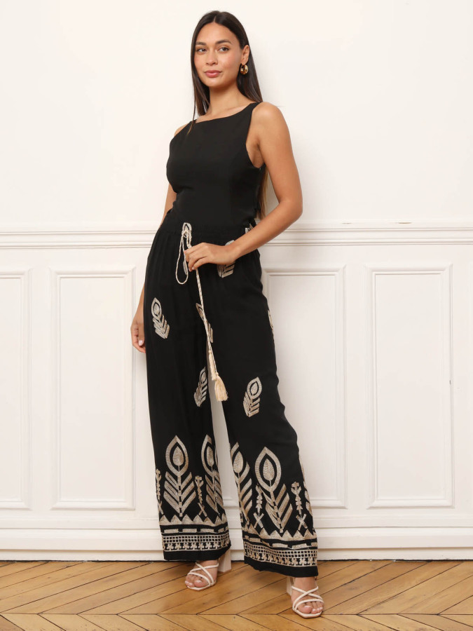 Pantalon ample noir à motifs brodés dorés
