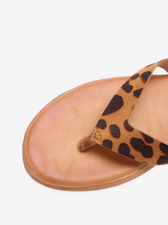 Tongs léopard avec plateforme compensée