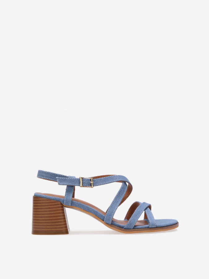 Sandales à talon avec brides en denim bleu