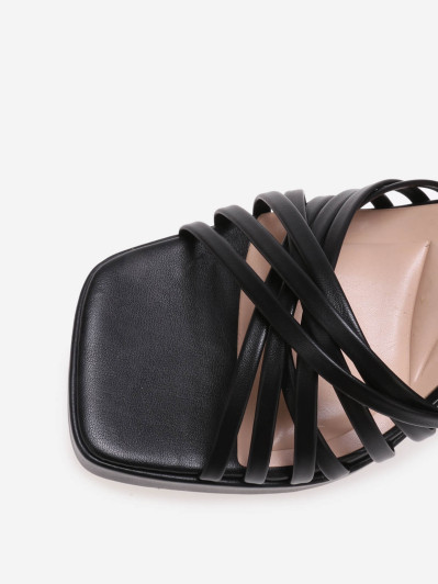 Sandales noires à talon large et multibrides
