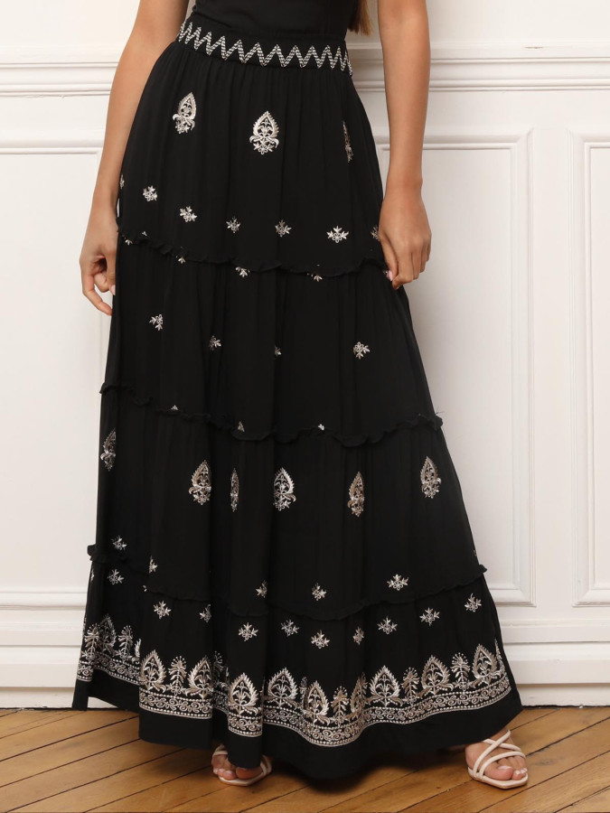 Jupe longue noire bohème à broderies
