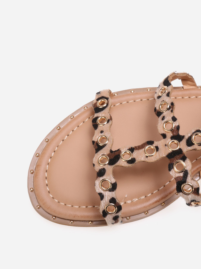 Sandales léopard cloutées avec brides à œillets