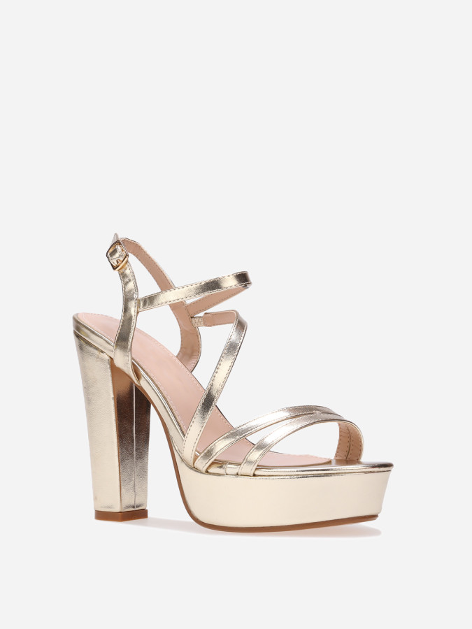 Sandales dorées à talon haut et brides fines