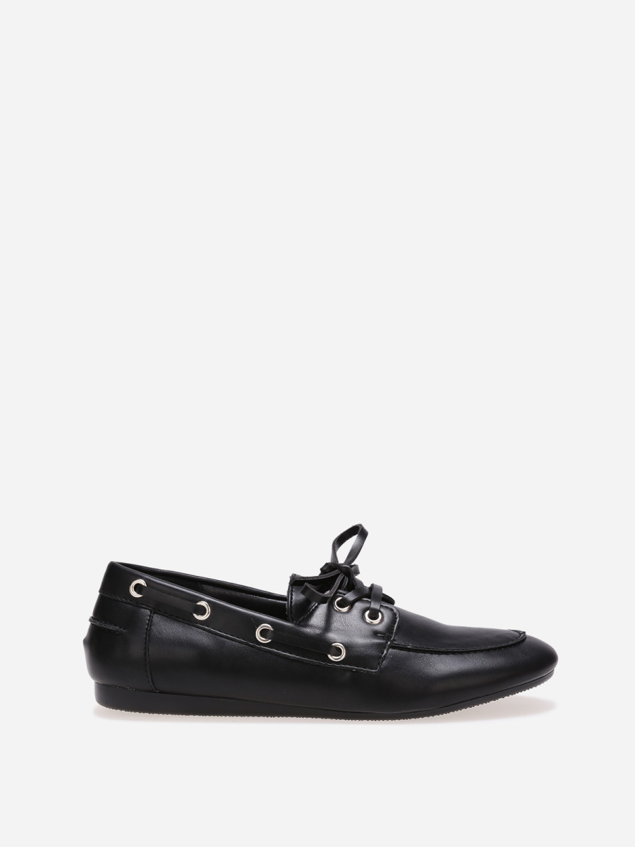 Chaussures bateau noires en simili à lacets