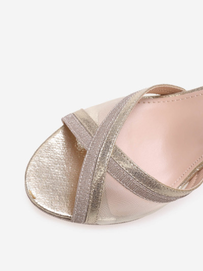 Sandales dorées à paillettes et brides croisées en résille