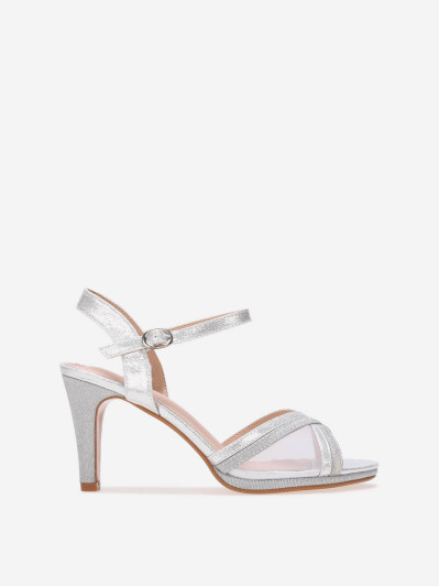 Sandales argentées à paillettes et brides croisées en résille