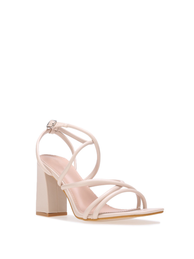 Sandales beiges à talon et brides croisées