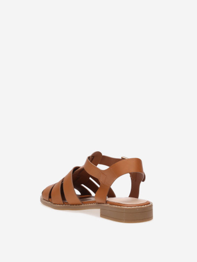 Sandales camel style méduse à bout fermé et boucle dorée