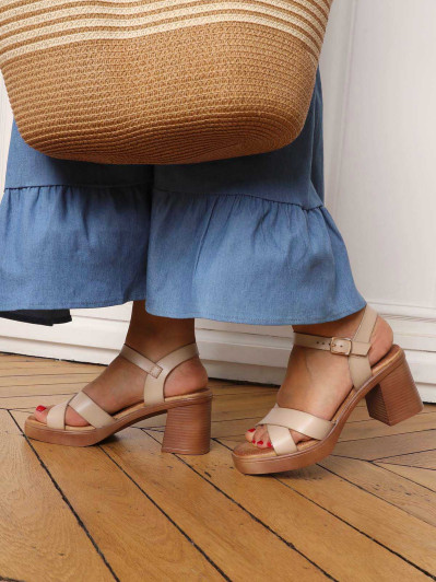 Sandales taupe à plateforme et talon