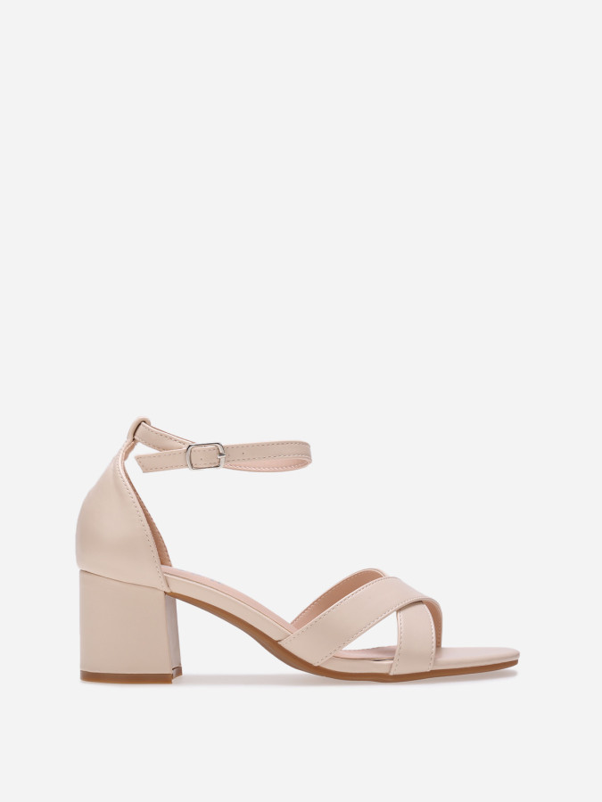 Sandales à talon carré avec brides croisées beiges