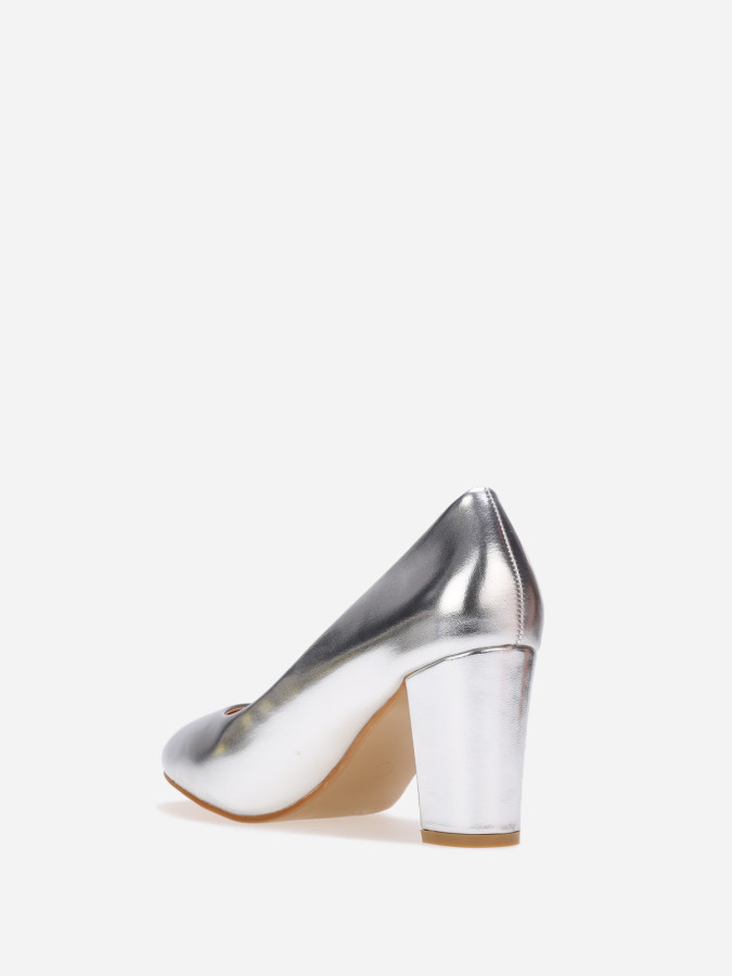 Escarpins argentés vernis à talon carré