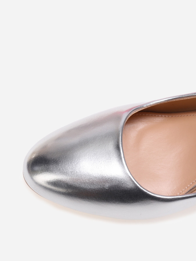 Escarpins argentés vernis à talon carré