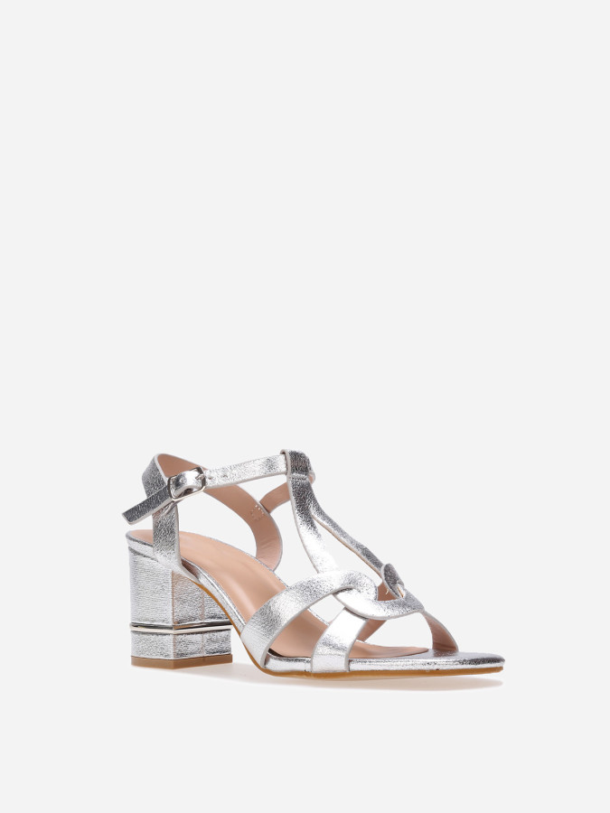 Sandales argentées à talons avec détail métallique