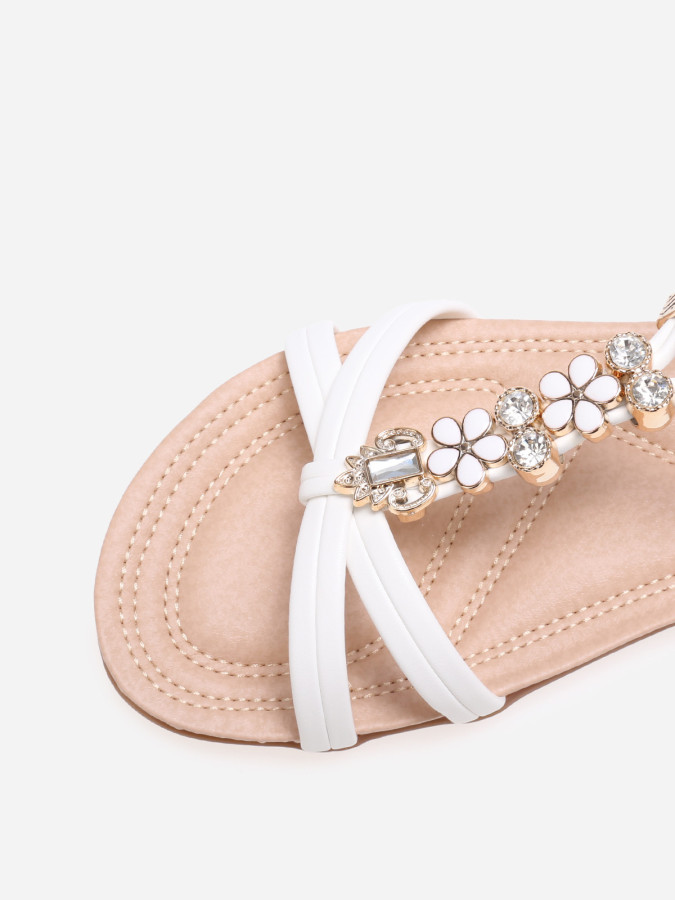 Sandales blanches à paillettes et fleurs en strass