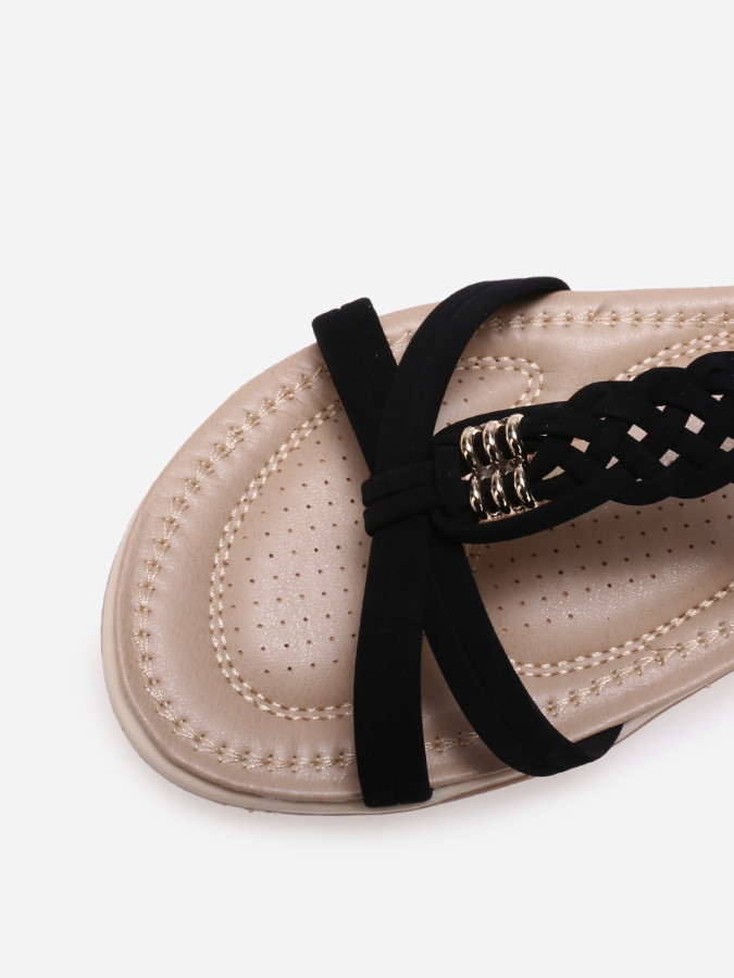 Sandales noires à brides croisées et tressées