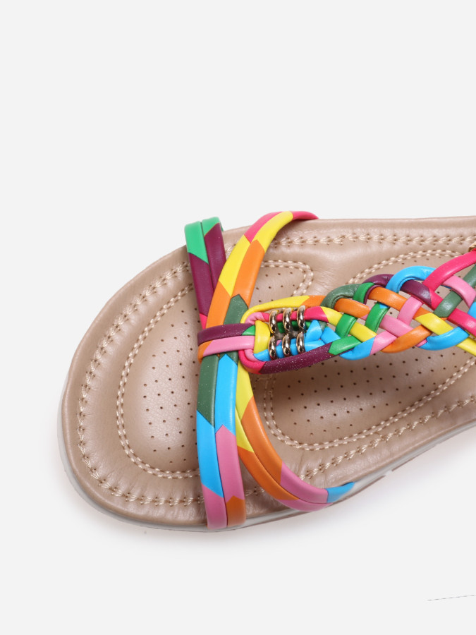 Sandales multicolores à brides croisées et tressées
